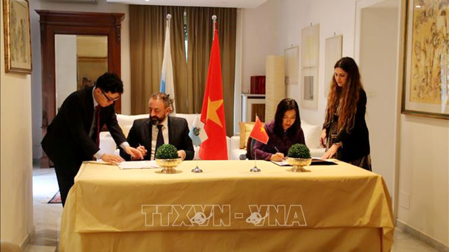 Vietnam, San Marino boost all-round cooperation